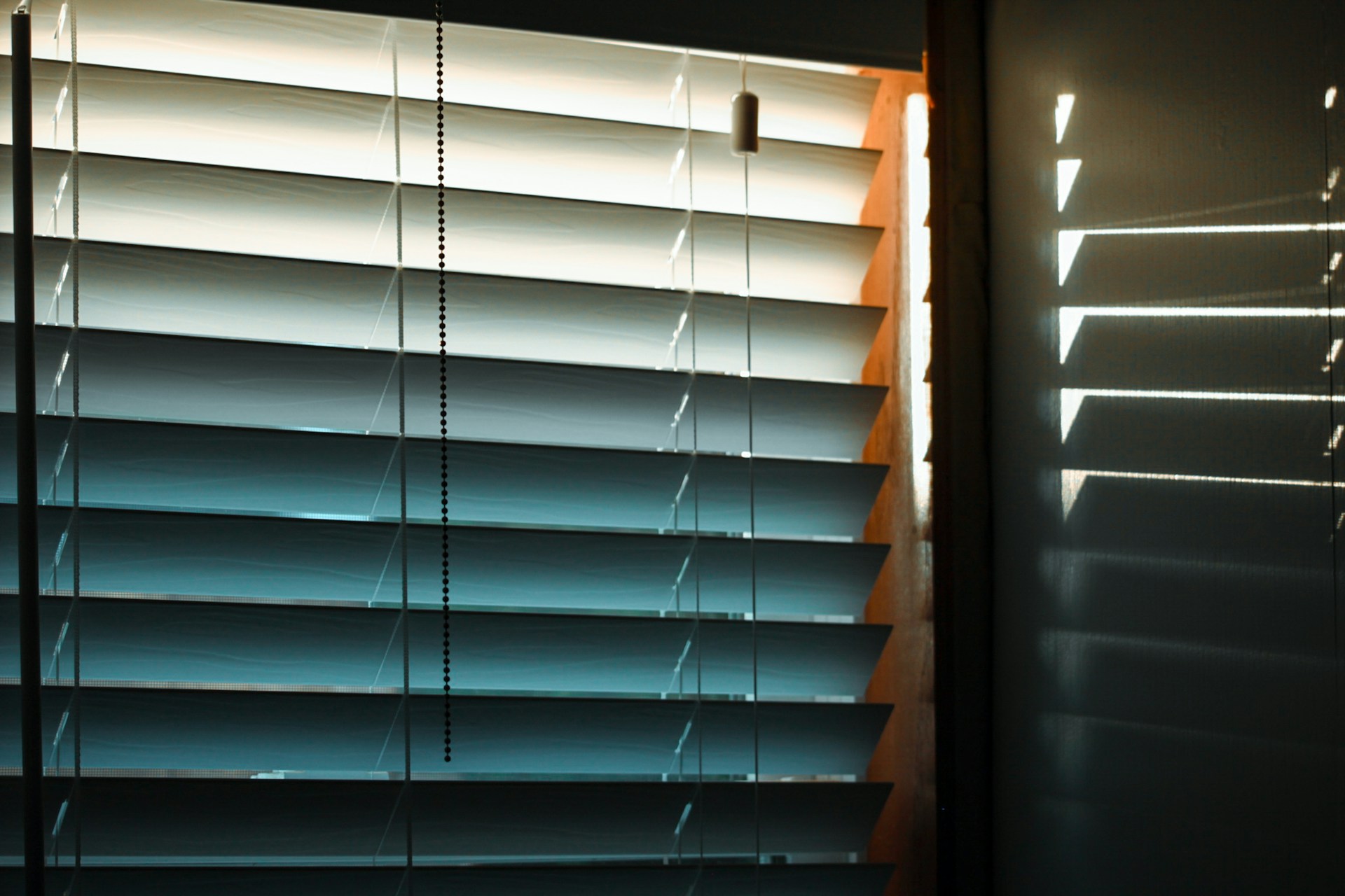 Blinds & Wallpapers